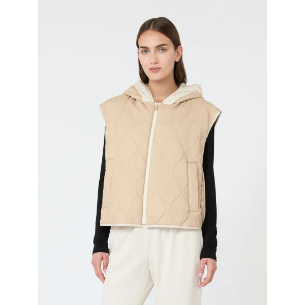 Max Mara Accenni Reversible Padded Canvas Gilet in Ivory | Vests | Coveti