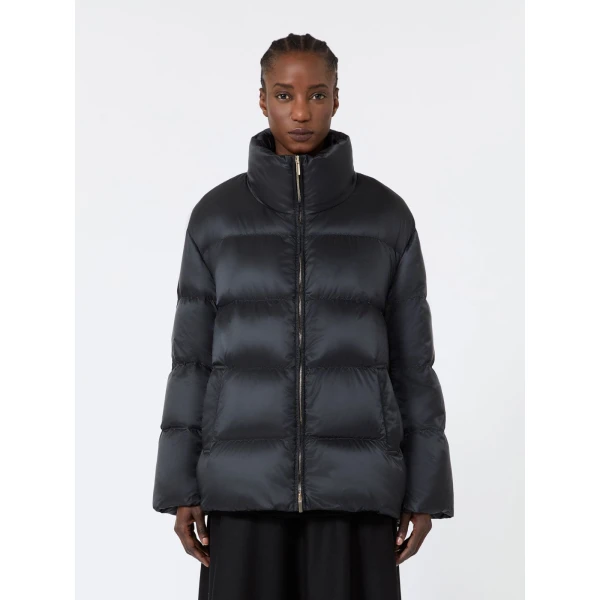 Max Mara Adorato Roomy Water-Repellent Puffer Jacket in Black | Jackets | Coveti
