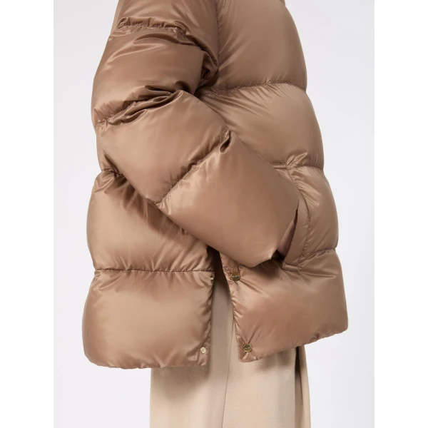 Max Mara Adorato Roomy Water-Repellent Puffer Jacket in Camel | Jackets | Coveti