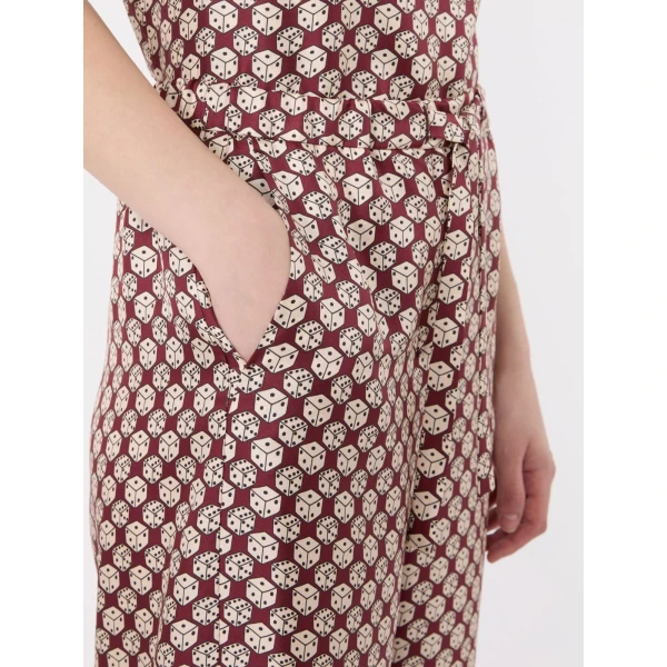 Max Mara Amelia Printed Silk Twill Drawstring Trousers in Bordeaux | Tailored pants | Coveti