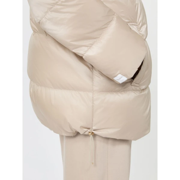 Max Mara Arancio Reversible Wool and Alpaca Puffer Jacket in Albino White | Jackets | Coveti
