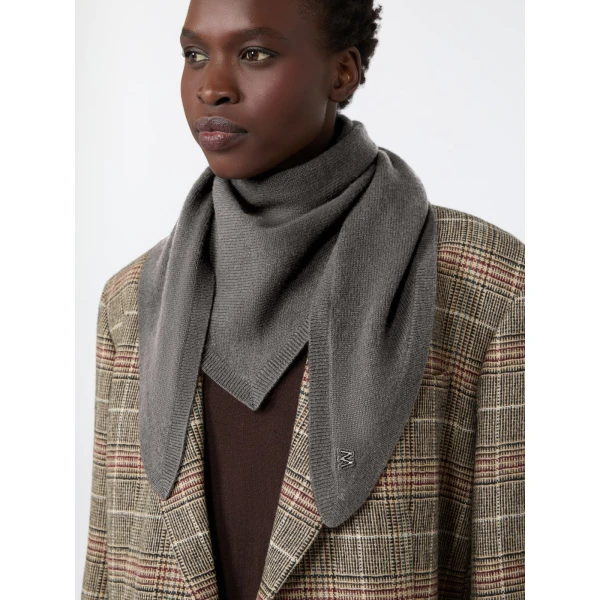 Max Mara Bosso Triangle Cashmere Scarf in Light Grey | Scarves | Coveti