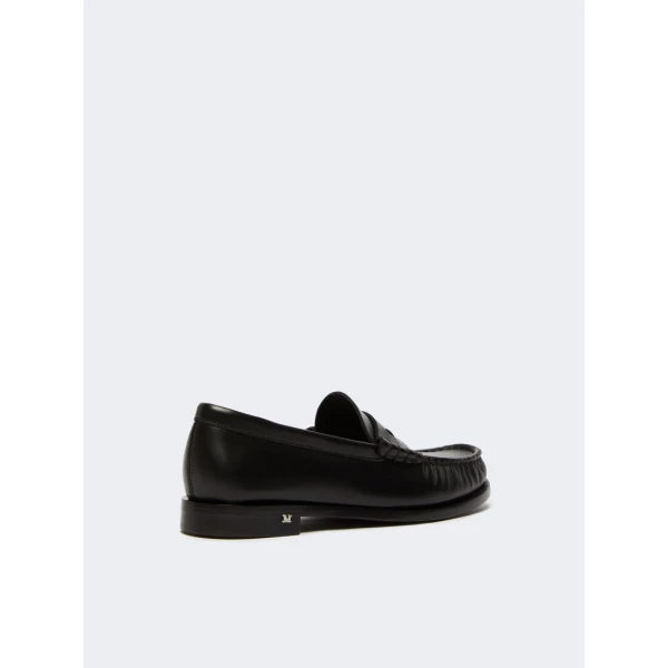 Max Mara Boymoc Leather Moccasins in Black | Loafers | Coveti