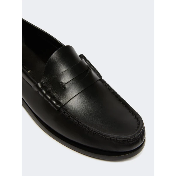 Max Mara Boymoc Leather Moccasins in Black | Loafers | Coveti