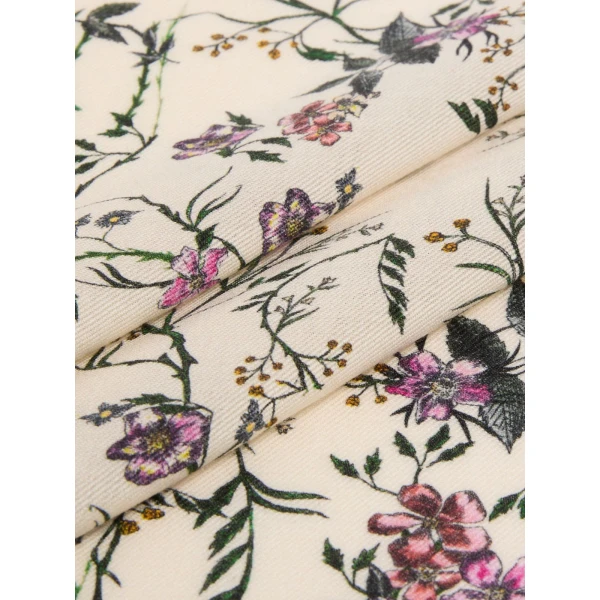 Max Mara Camice Printed Wool and Silk Foulard in White | Scarves | Coveti