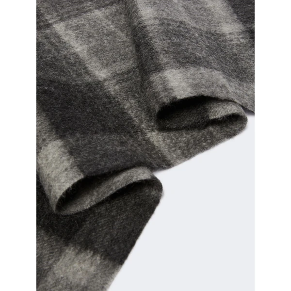 Max Mara Cashmere Tartan Jacquard Scarf in Dark Grey | Scarves | Coveti