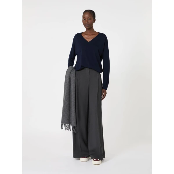 Max Mara Fiocchi Wool and Cashmere V Neck Jumper in Navy | Sweaters | Coveti