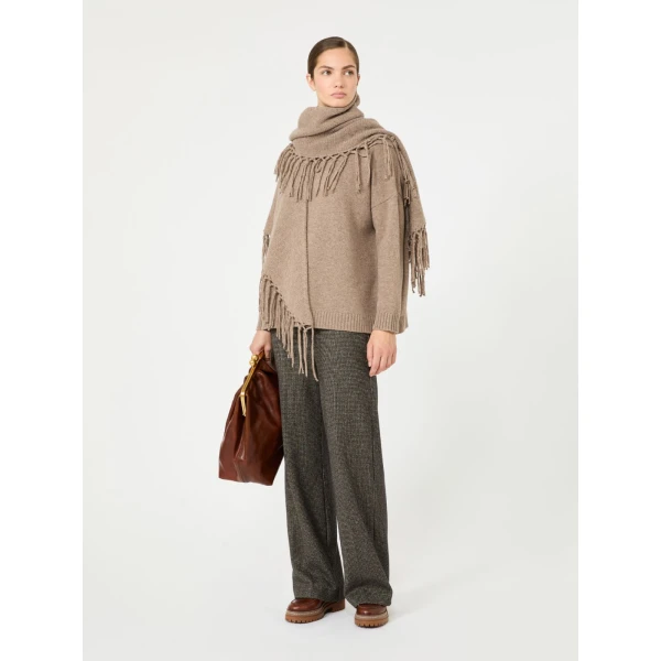 Max Mara Fringed Wool Shawl in Turtledove | Scarves | Coveti