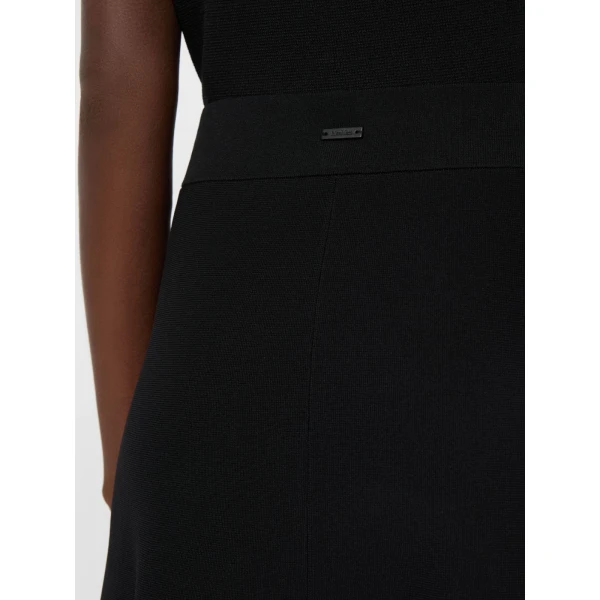 Max Mara Fuggito Viscose Yarn Skirt in Black | Midi Skirts | Coveti