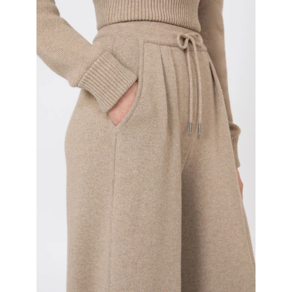 Max Mara Funale Wool and Cashmere Trousers in Beige | Wide leg pants | Coveti
