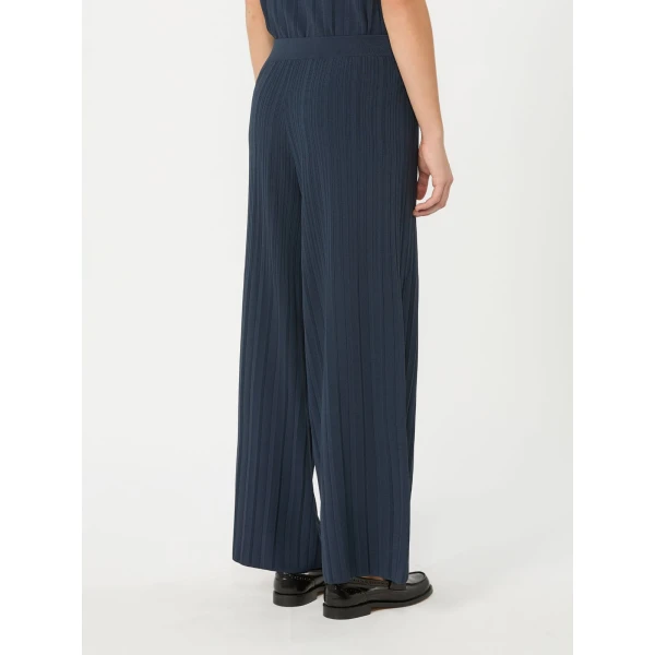 Max Mara Garza Plisse Viscose Trousers in Navy | Wide leg pants | Coveti