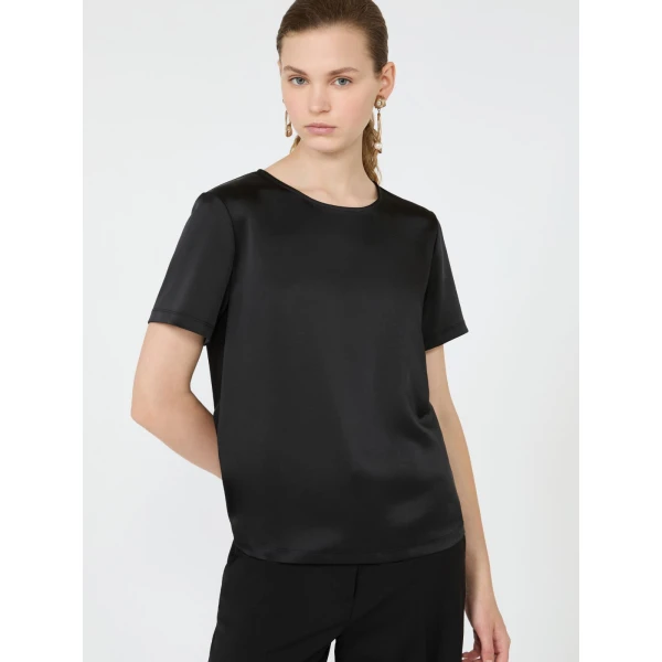 Max Mara Gilbert Satin Crew-Neck T-Shirt in Black | T-shirts | Coveti