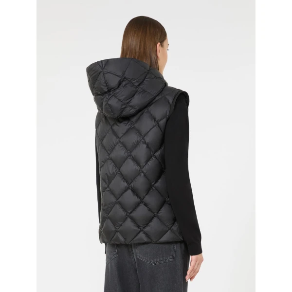 Max Mara Giochi Water-Repellent Padded Gilet in Black | Vests | Coveti
