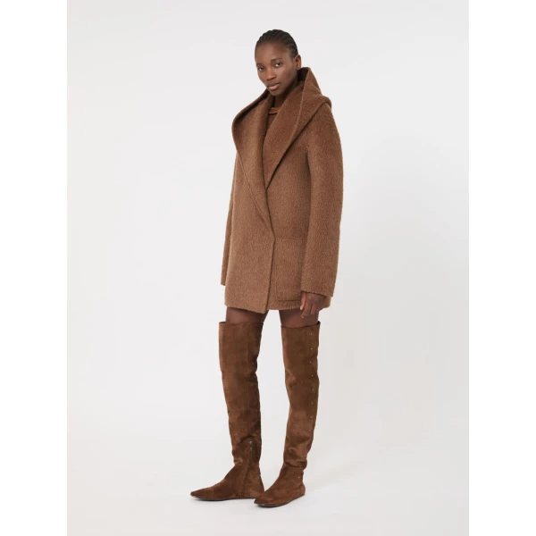 Max Mara Golf Short Camel and Mohair Coat in Light Brown | Wool Coat | Coveti