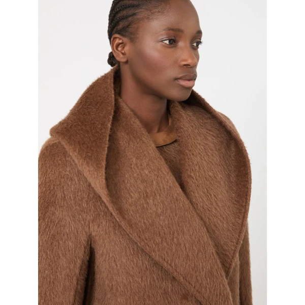 Max Mara Golf Short Camel and Mohair Coat in Light Brown | Wool Coat | Coveti