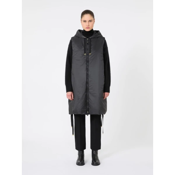 Max Mara Greengi Water-Repellent Canvas Gilet in Black | Vests | Coveti