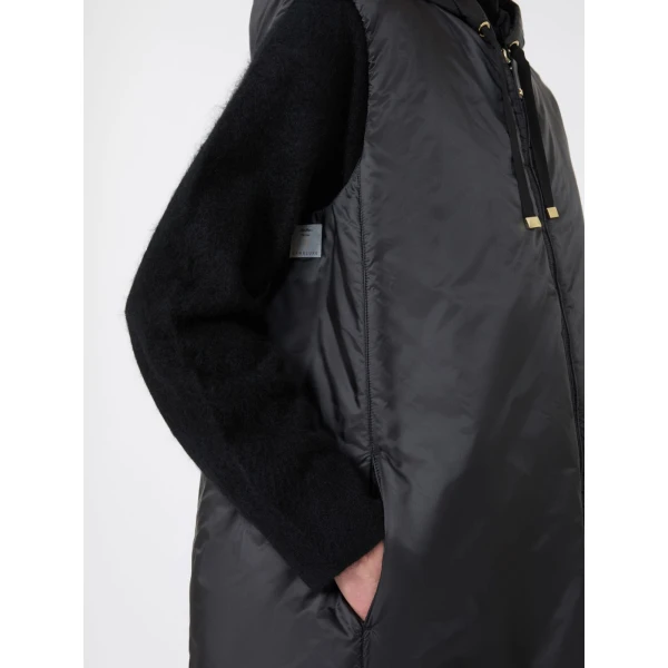 Max Mara Greengi Water-Repellent Canvas Gilet in Black | Vests | Coveti