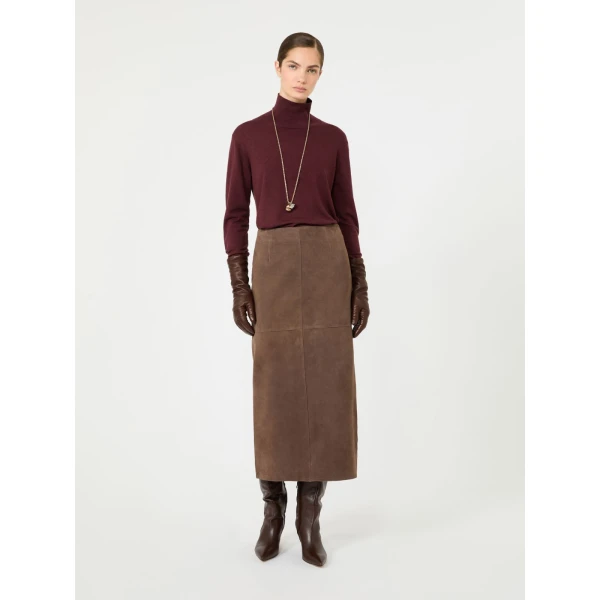 Max Mara Kiku Wool and Silk Turtleneck in Bordeaux | Turtlenecks | Coveti
