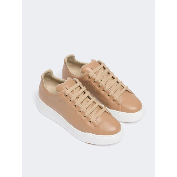 Max Mara Leather Trainers in Ivory | Sneakers | Coveti