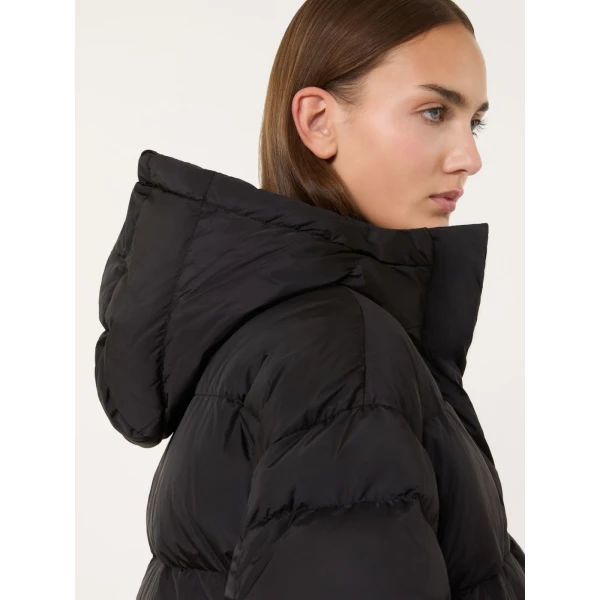 Max Mara Lusso Water-Repellent Taffeta Down Jacket in Black | Jackets | Coveti