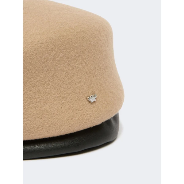 Max Mara Manto Wool Felt Beret in Camel | Hats | Coveti
