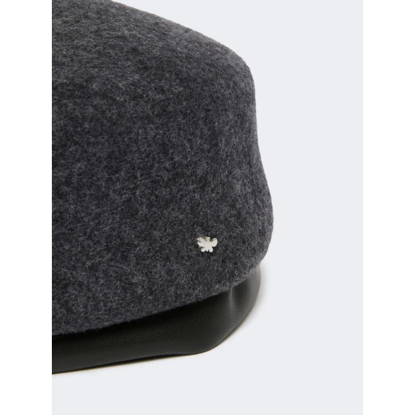 Max Mara Manto Wool Felt Beret in Medium Grey | Hats | Coveti
