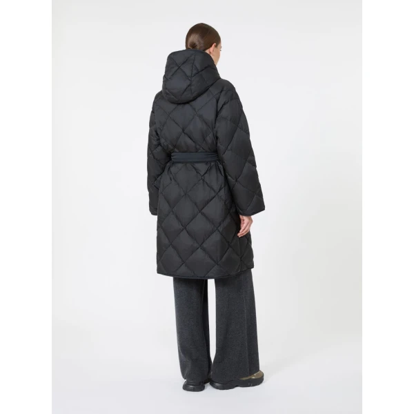 Max Mara Massa Reversible Technical Twill Down Jacket in Black | Jackets | Coveti