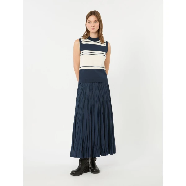 Max Mara Nazione Sleeveless Stretch Viscose Jumper in Navy Style 2 | Sweaters | Coveti