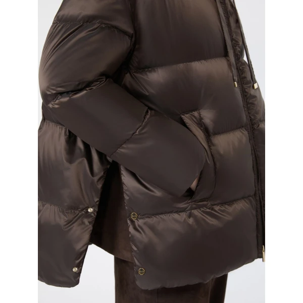 Max Mara Nerine Short Roomy Water-Repellent Puffer Jacket in Dark Brown | Jackets | Coveti