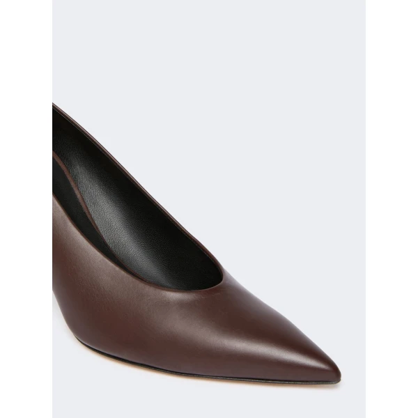 Max Mara Nievo Smooth Leather Court Shoes in Chocolate | Heels | Coveti