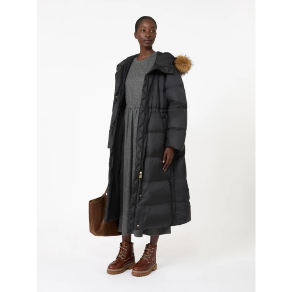Max Mara Novak Long Reversible Water-Repellent Down Jacket in Black | Jackets | Coveti