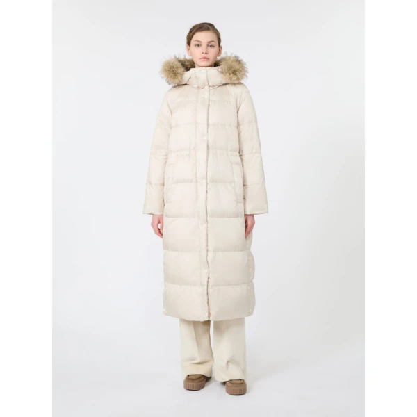 Max Mara Novak Long Reversible Water-Repellent Down Jacket in Ivory | Jackets | Coveti