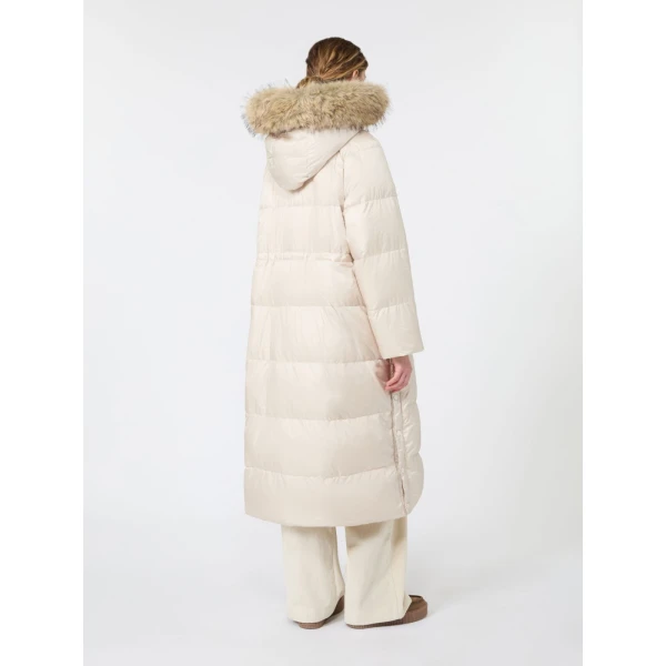 Max Mara Novak Long Reversible Water-Repellent Down Jacket in Ivory | Jackets | Coveti