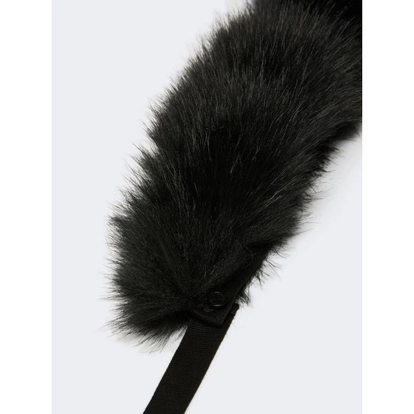 Max Mara Novella Soft-Textured Hood Trim in Black | Collar | Coveti