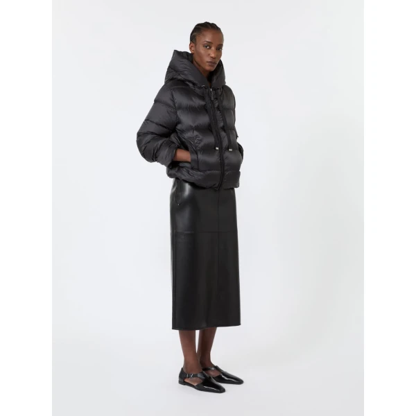 Max Mara Oceano Short Water-Repellent Puffer Jacket in Black | Jackets | Coveti