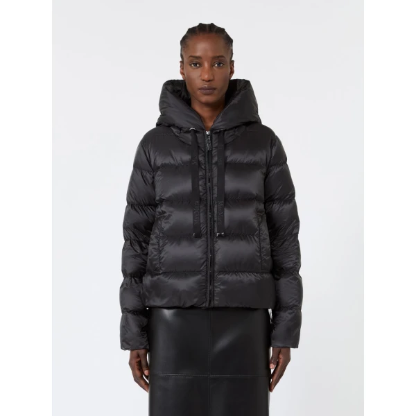 Max Mara Oceano Short Water-Repellent Puffer Jacket in Black | Jackets | Coveti