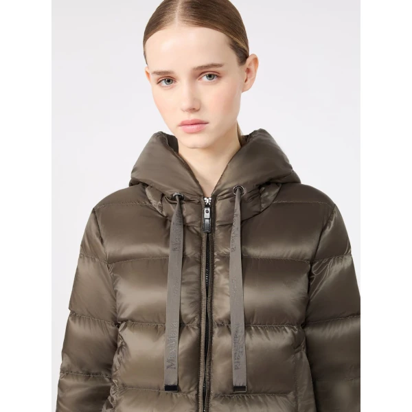 Max Mara Oceano Short Water-Repellent Puffer Jacket in Dark Green | Jackets | Coveti
