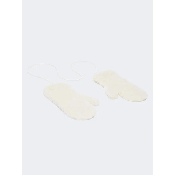 Max Mara Ombrato Alpaca and Wool Teddy Mittens in Optical White | Gloves | Coveti