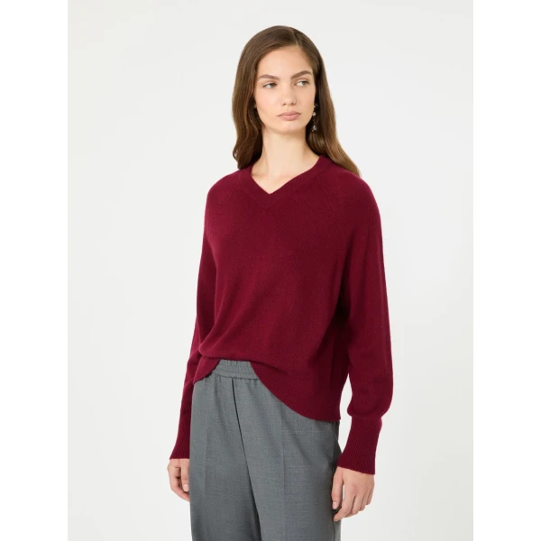 Max Mara Padre Cashmere V-Neck Jumper in Bordeaux | Sweaters | Coveti