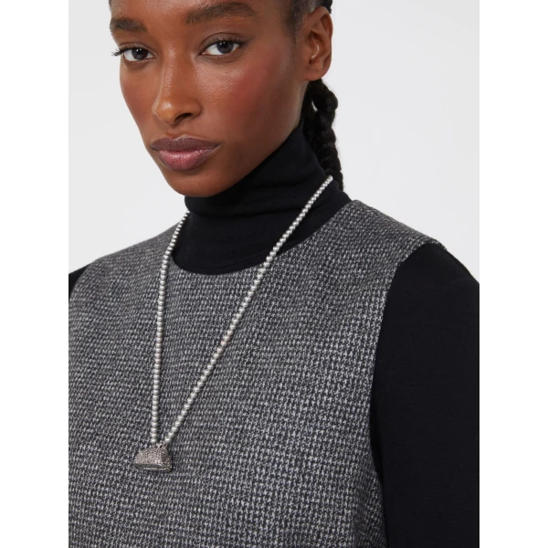 Max Mara Pasticcino Bag Pendant Pearl Necklace in Black | Necklace | Coveti