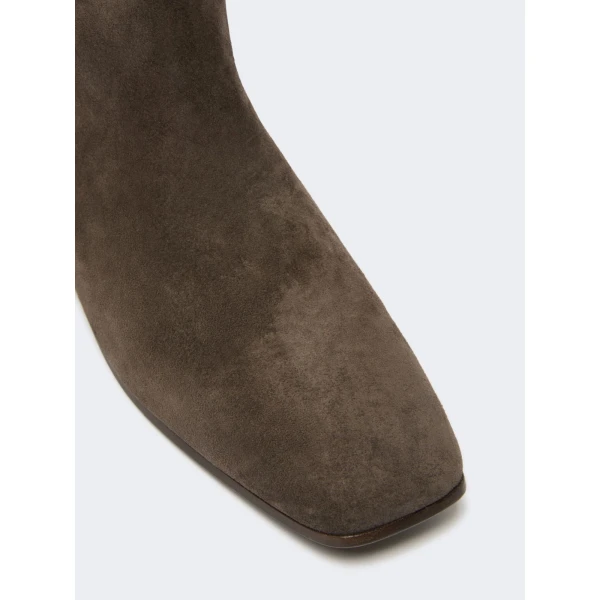 Max Mara Pietra Studded Split Leather Boots in Dark Brown | Boots | Coveti
