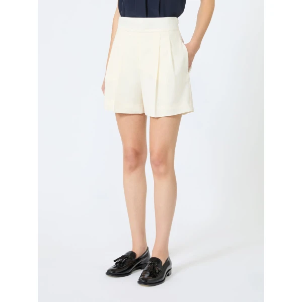 Max Mara Pittura Lightweight Woollen Cloth Shorts in Ivory | Shorts | Coveti