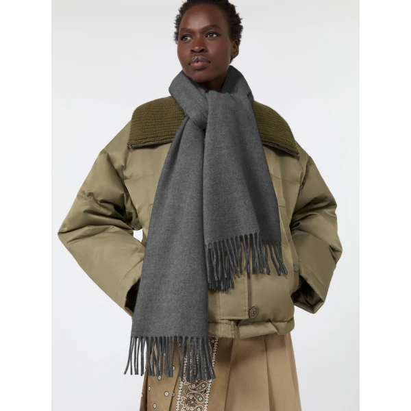Max Mara Plain Wool Stole in Medium Grey | Scarves | Coveti