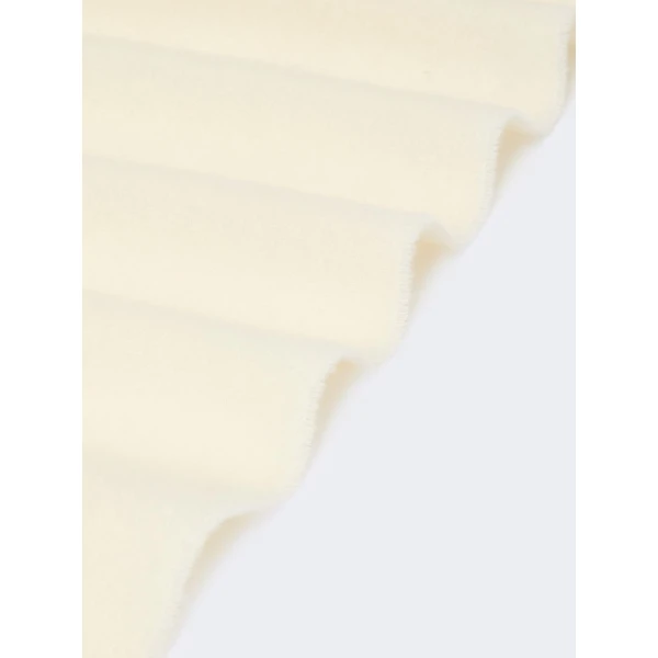 Max Mara Plain Wool Stole in White | Scarves | Coveti