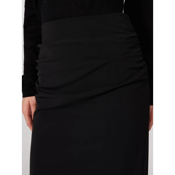 Max Mara Quiete Technical Cady Pencil Skirt in Black | Pencil Skirts | Coveti