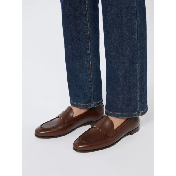 Max Mara Regentmoc Semi-Glossy Leather Loafers in Cocoa | Loafers | Coveti
