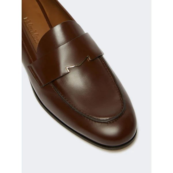 Max Mara Regentmoc Semi-Glossy Leather Loafers in Cocoa | Loafers | Coveti