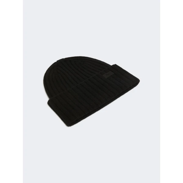Max Mara Ribbed Wool Beanie in Black | Hats | Coveti