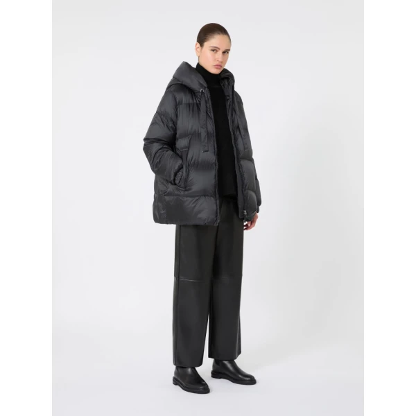 Max Mara Seia Roomy Water-Repellent Puffer Jacket in Black | Jackets | Coveti