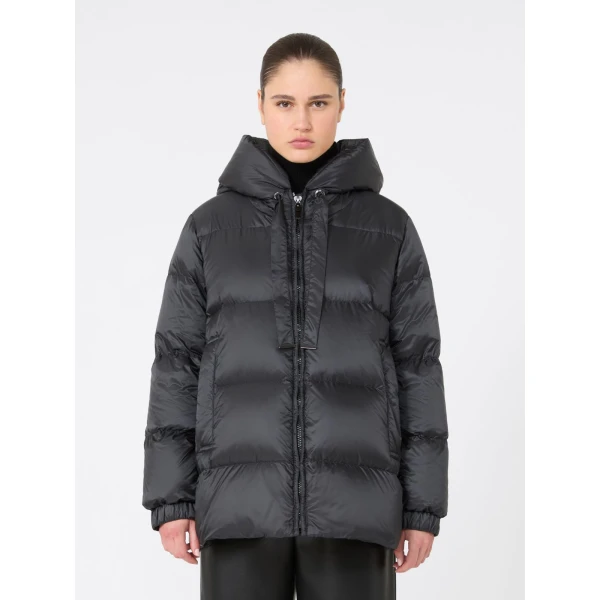 Max Mara Seia Roomy Water-Repellent Puffer Jacket in Black | Jackets | Coveti